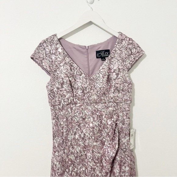 NWT Alex Evenings Women's Long Corded Lace with Surplice Neckline Mauve Size 4 - Picture 5 of 6
